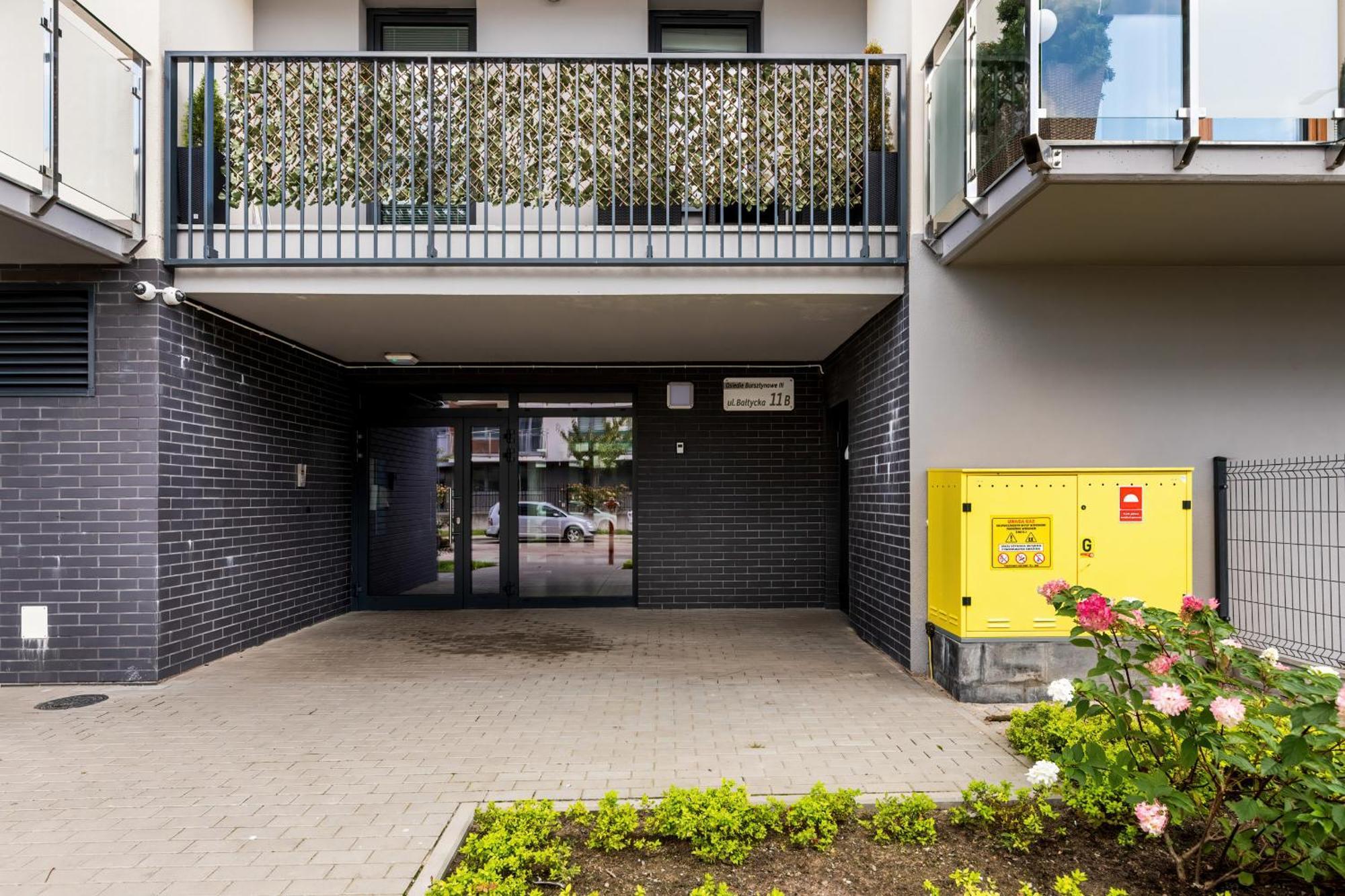 Color Apartments Apartament Black & White Kolobrzeg Exterior photo