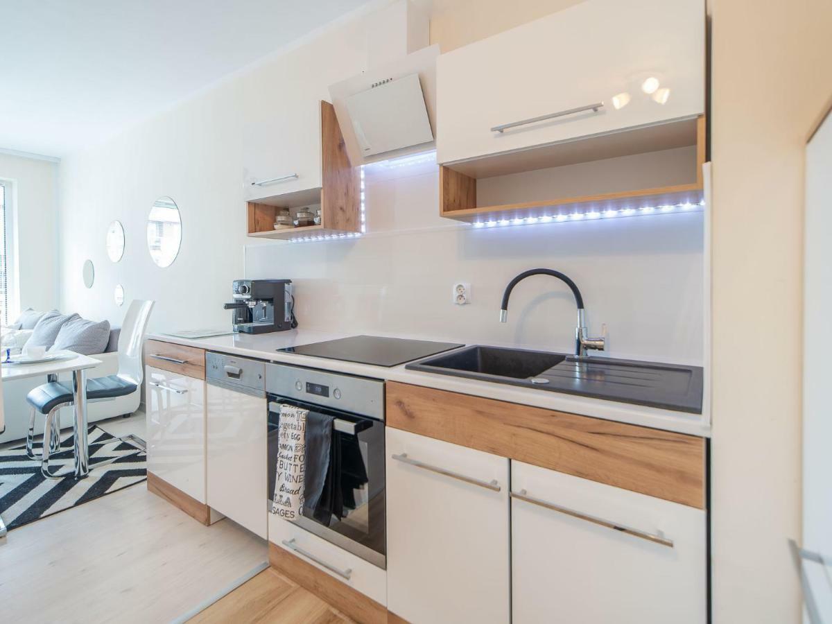 Color Apartments Apartament Black & White Kolobrzeg Exterior photo